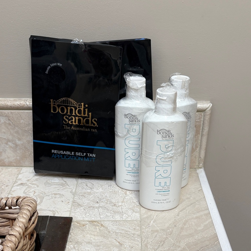 Bondi Sands Pure Tanning Collection with Mitt